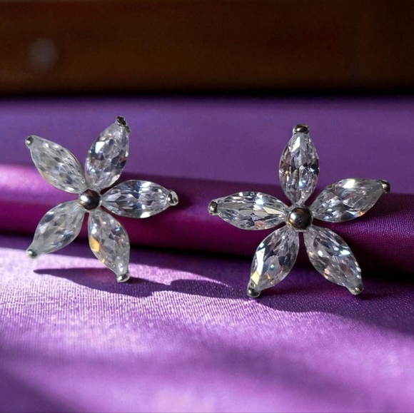 Vintage Silver Floral Earrings with Teardrop Stones - Picture 16 of 16